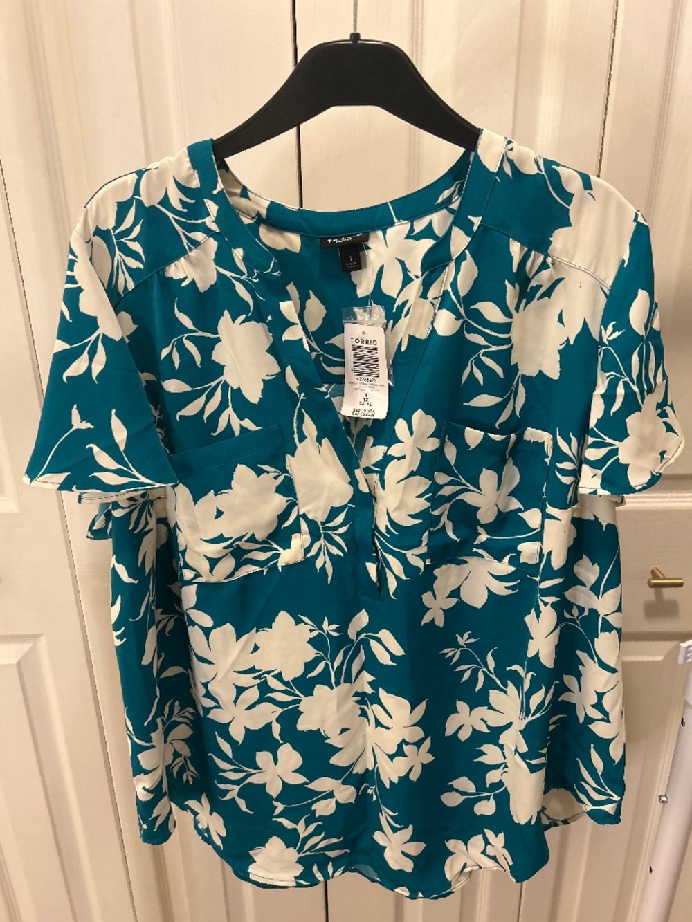 Torrid Harper Studio Crepe Flutter Short Sleeve Blouse Size 1